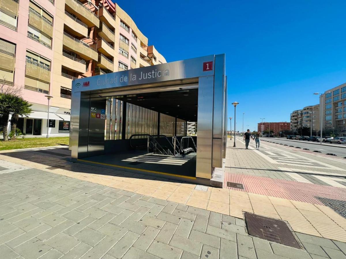 Sky Garden & Seasonal Pool Views By Ele Apartments Málaga Exterior foto